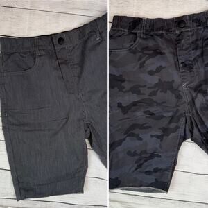 HOWE Men's Reversible Casual Shorts Charcoal Gray / Gray Camo Size 30 x 9.5"